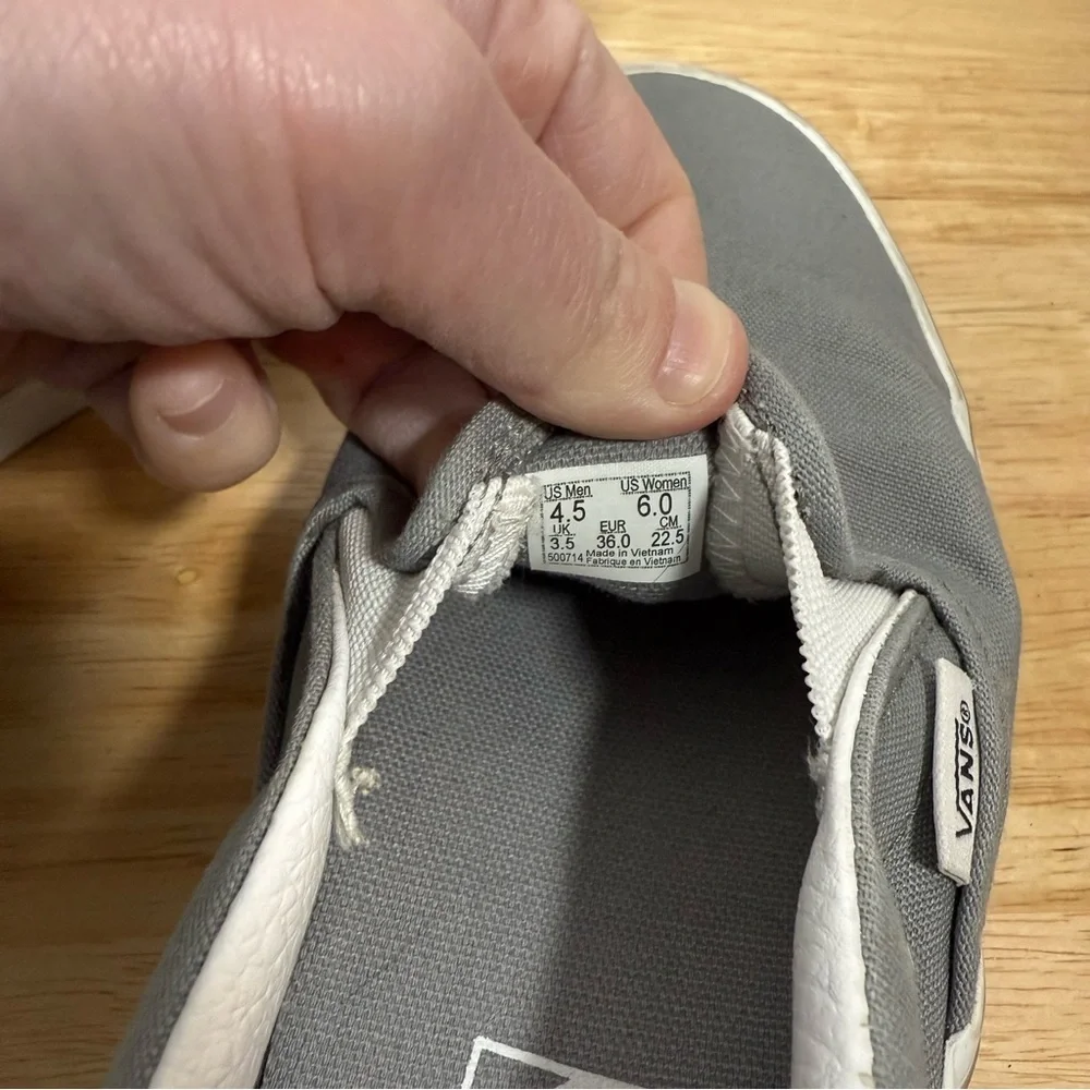 Vans Women’s Classic Slip-On Sneakers in Grey Size 6